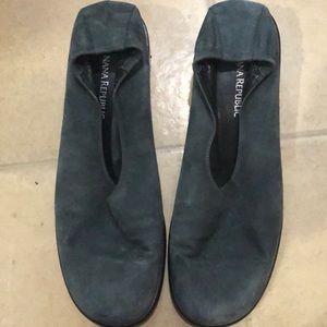 Banana republic flats